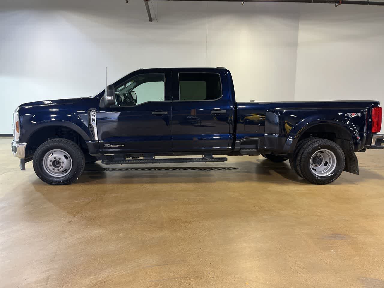 2025 Ford Super Duty F-350 DRW Pickup XLT