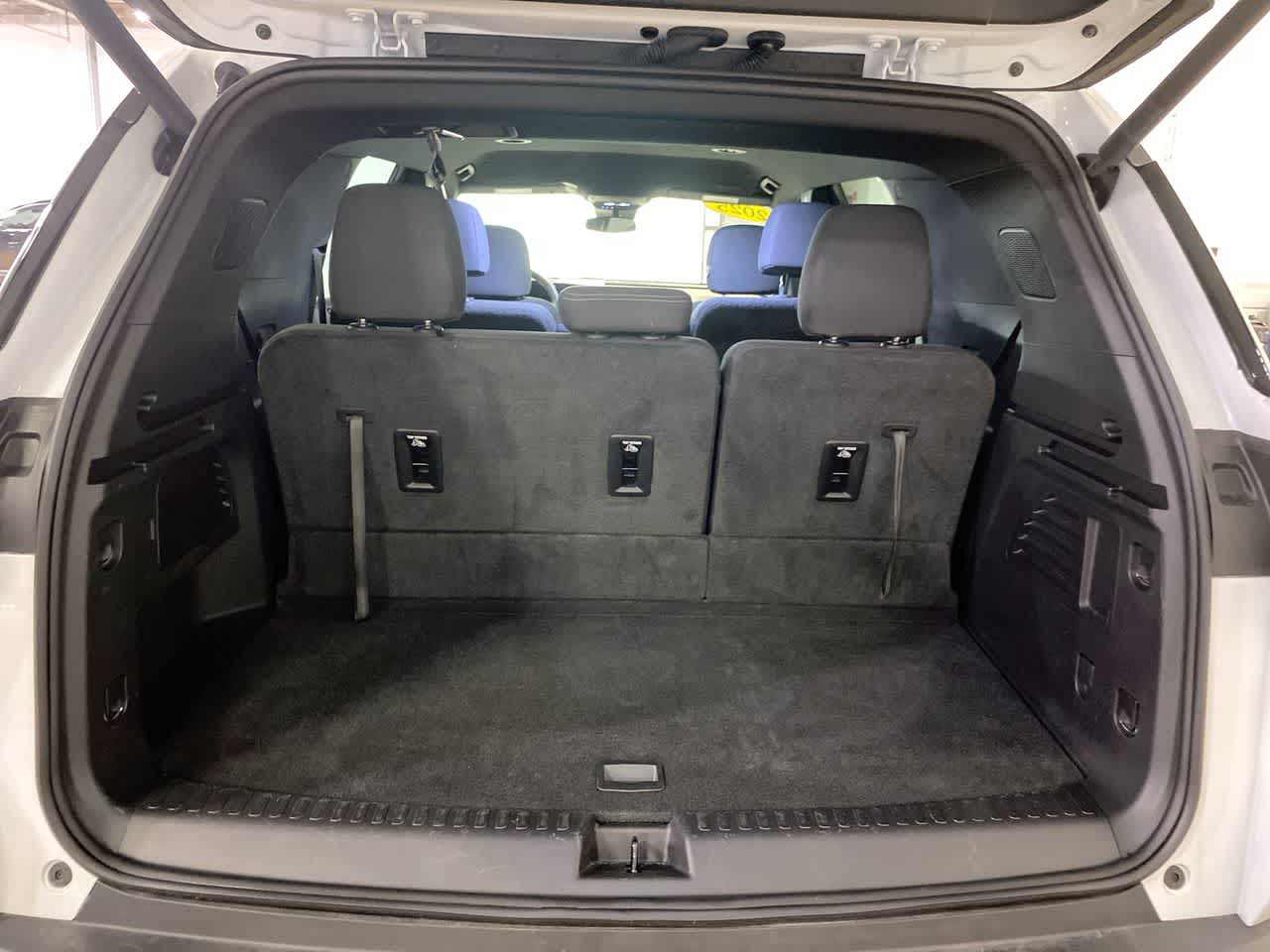 2025 Chevrolet Traverse FWD LT