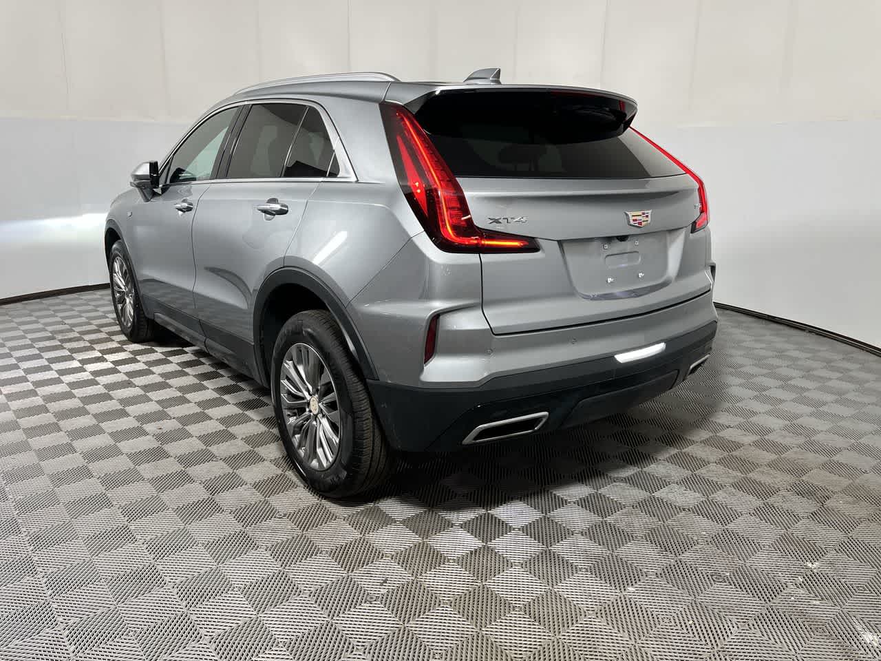 2025 Cadillac XT4 FWD Premium Luxury