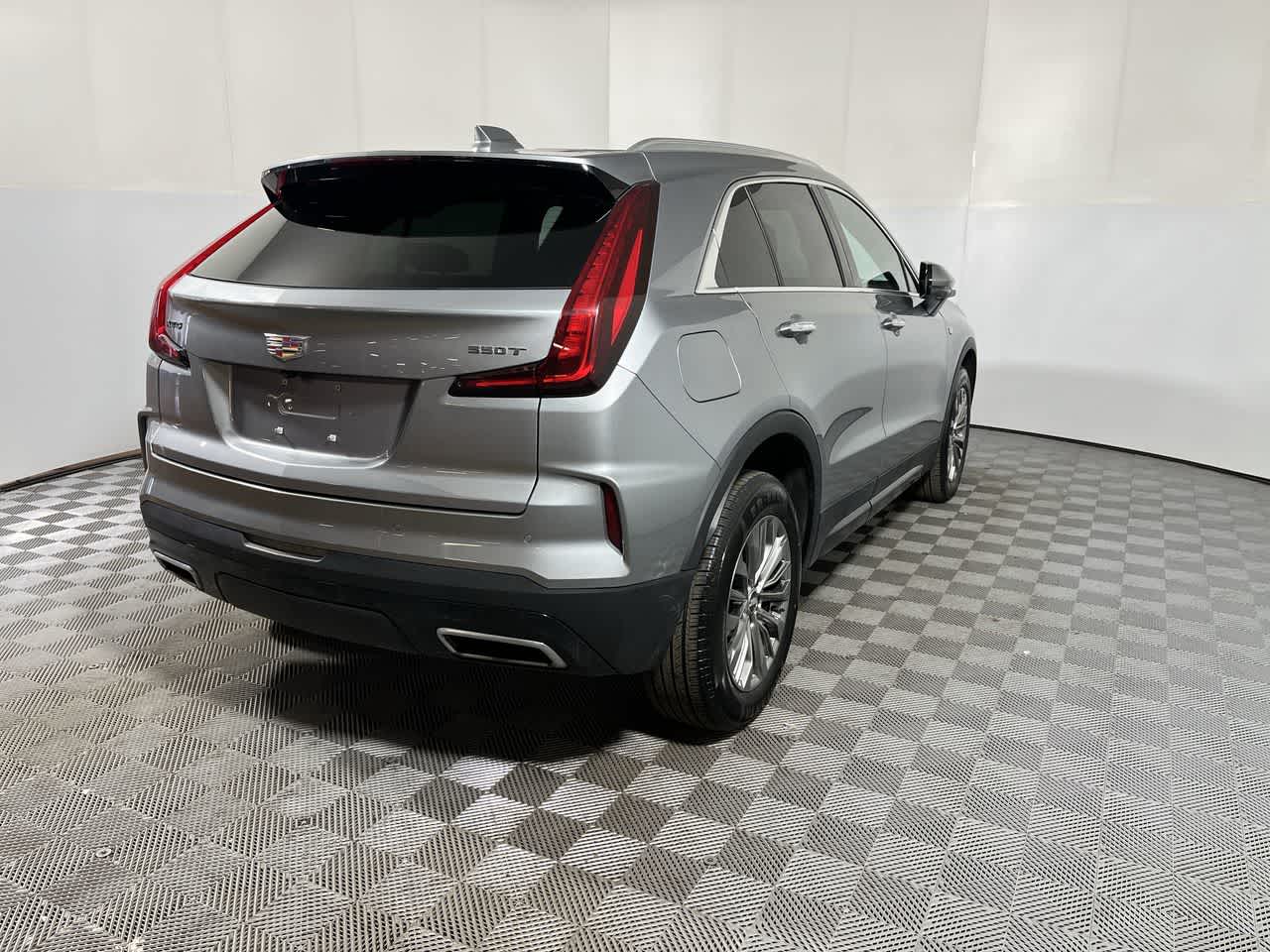 2025 Cadillac XT4 FWD Premium Luxury