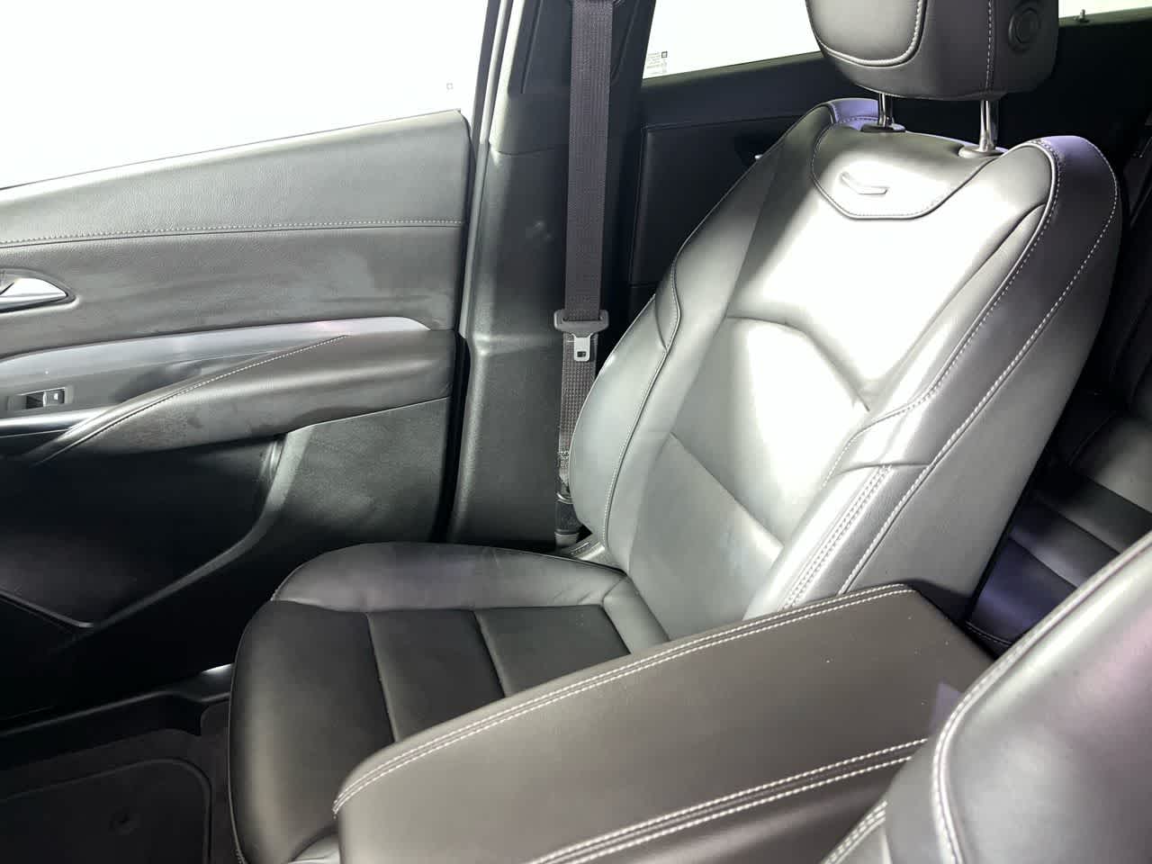 2025 Cadillac XT4 FWD Premium Luxury