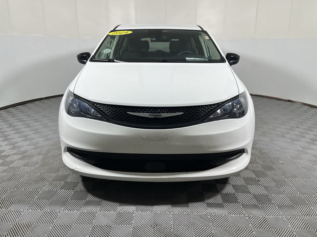 2024 Chrysler Voyager LX