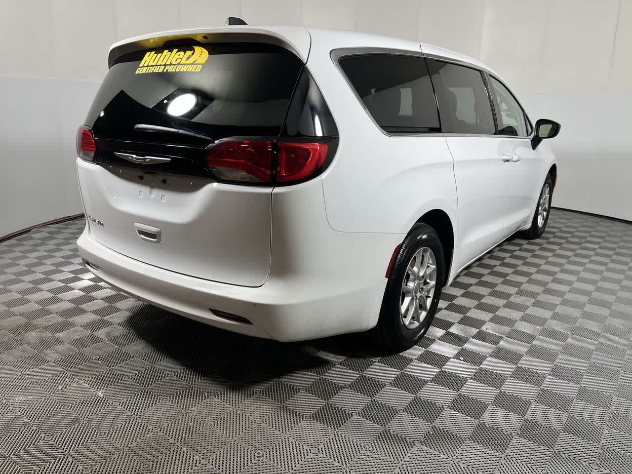 2024 Chrysler Voyager LX