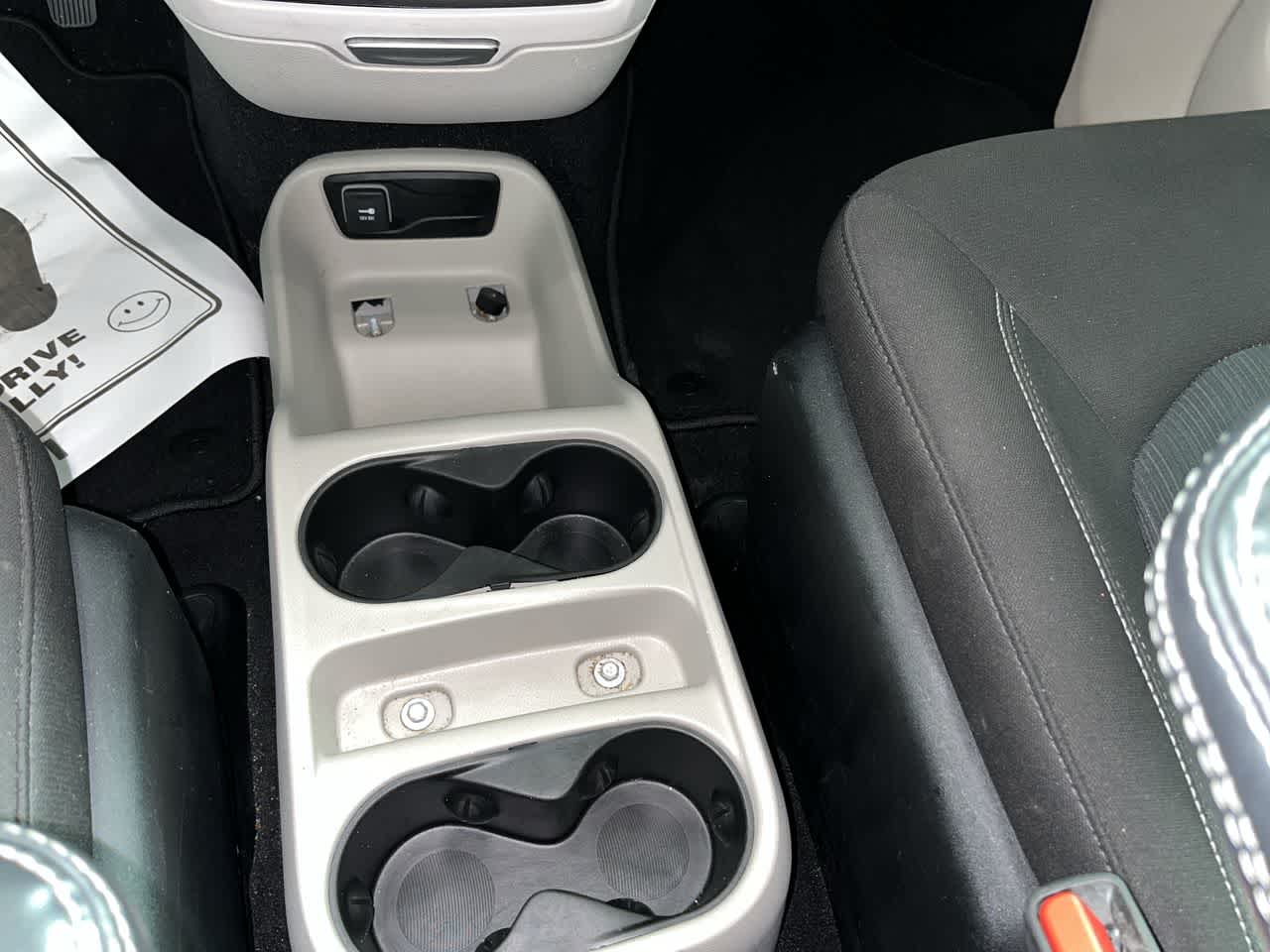 2024 Chrysler Voyager LX