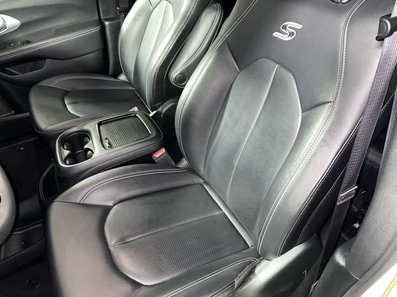 2024 Chrysler Pacifica Hybrid S Appearance Pkg