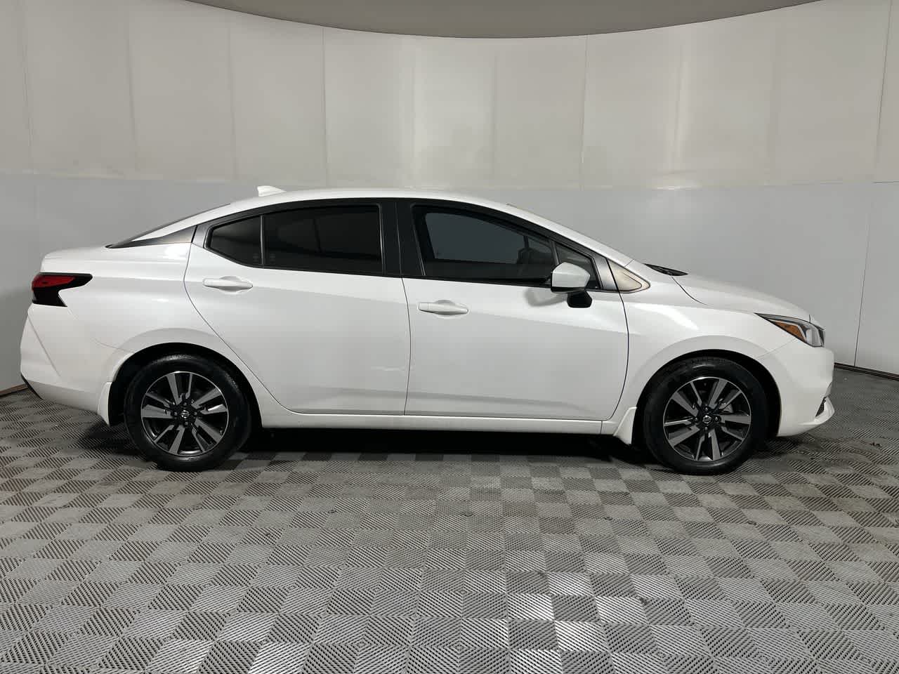 2022 Nissan Versa SV