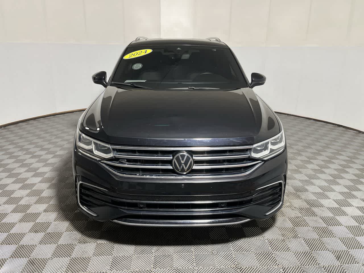 2024 Volkswagen Tiguan SEL R-Line