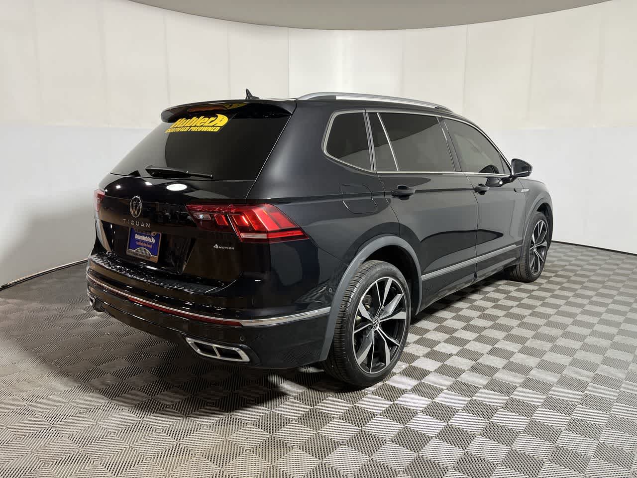 2024 Volkswagen Tiguan SEL R-Line