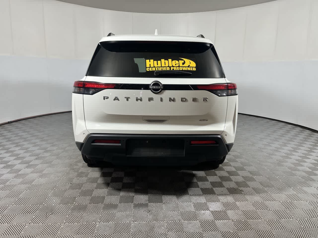 2025 Nissan Pathfinder SV