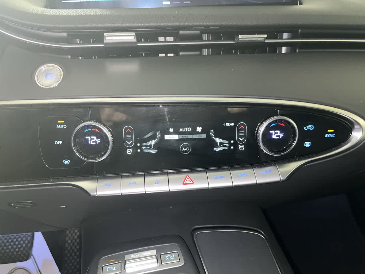 2025 Genesis GV70 2.5T