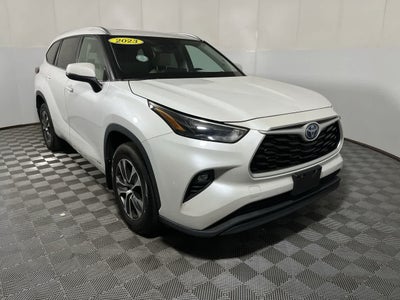 2023 Toyota Highlander Hybrid XLE
