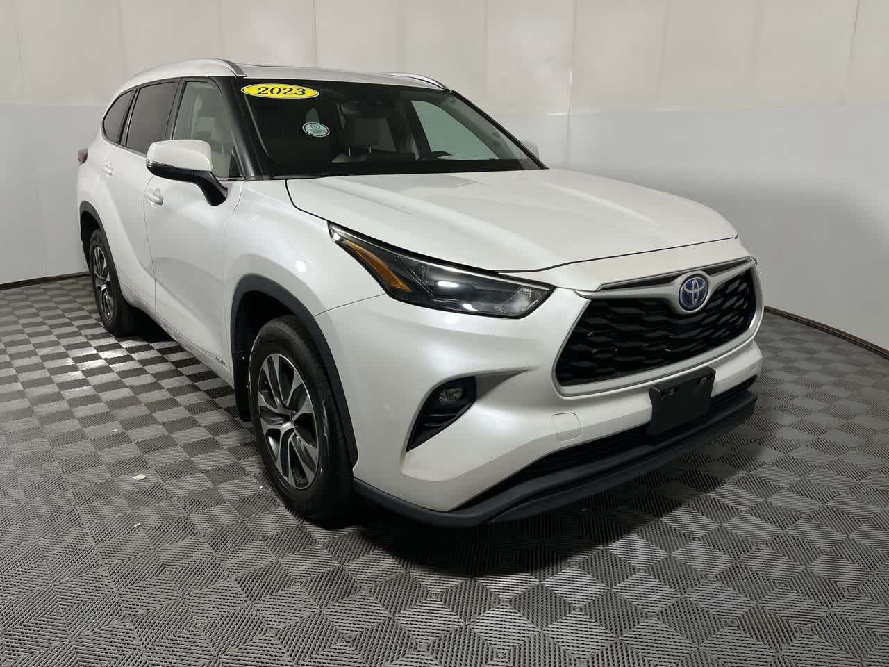 2023 Toyota Highlander Hybrid XLE