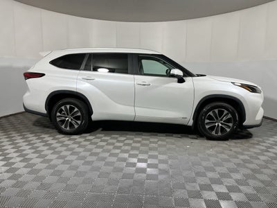 2023 Toyota Highlander Hybrid XLE