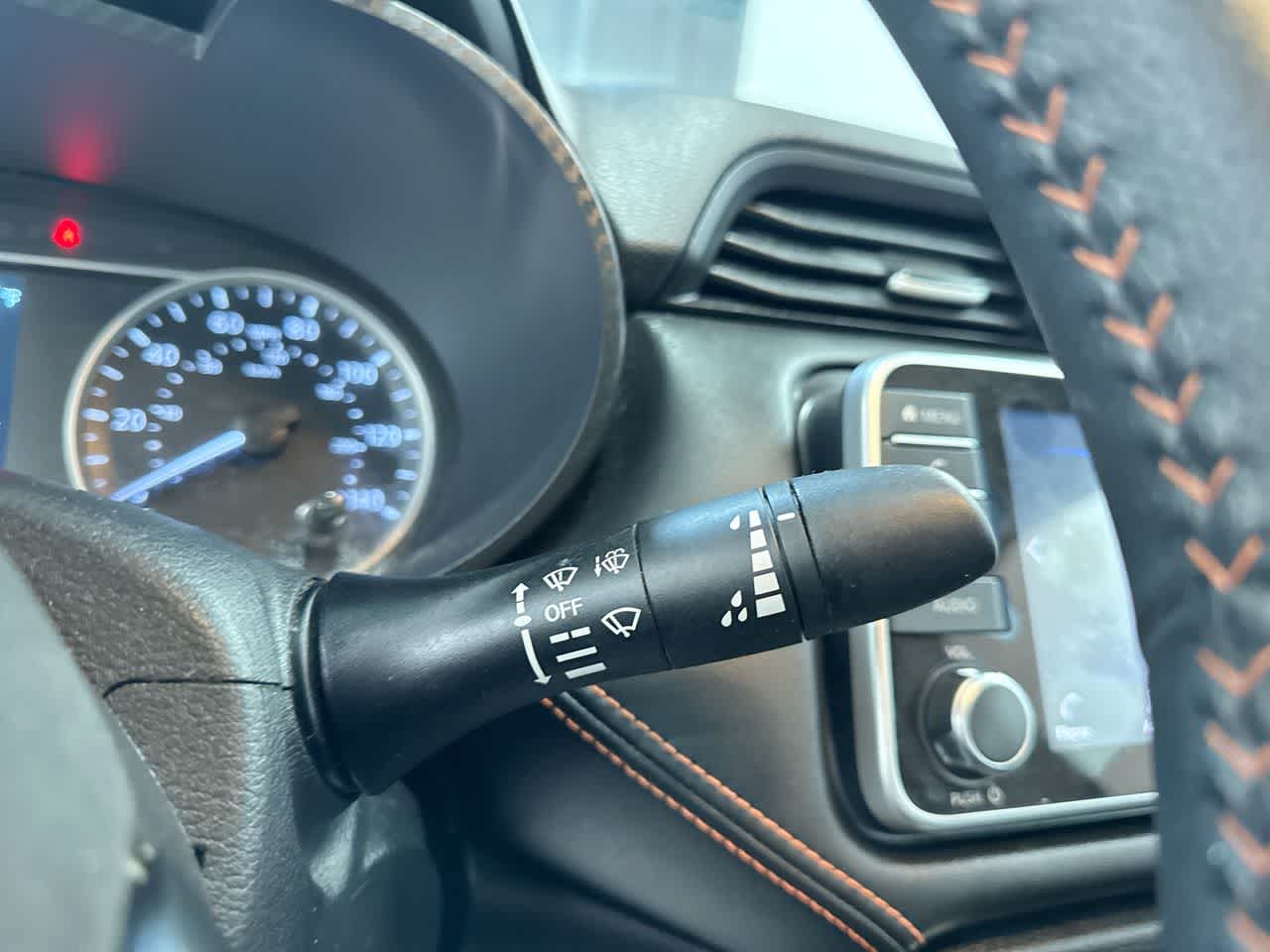 2022 Nissan Versa SR