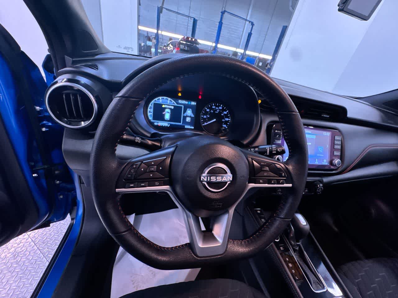 2022 Nissan Kicks SR