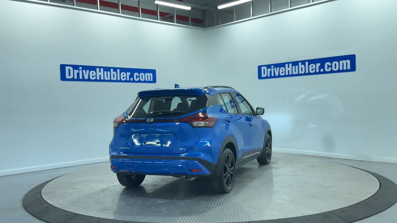 2022 Nissan Kicks SR