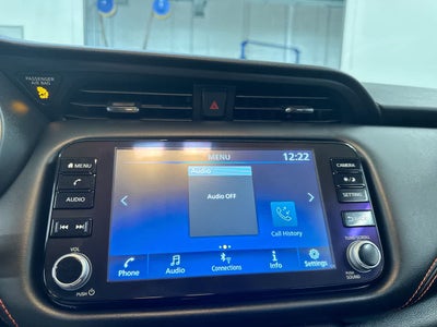 2022 Nissan Kicks SR