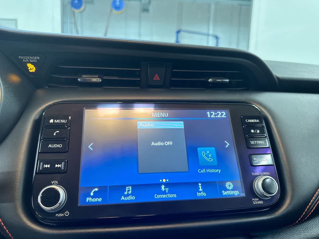 2022 Nissan Kicks SR