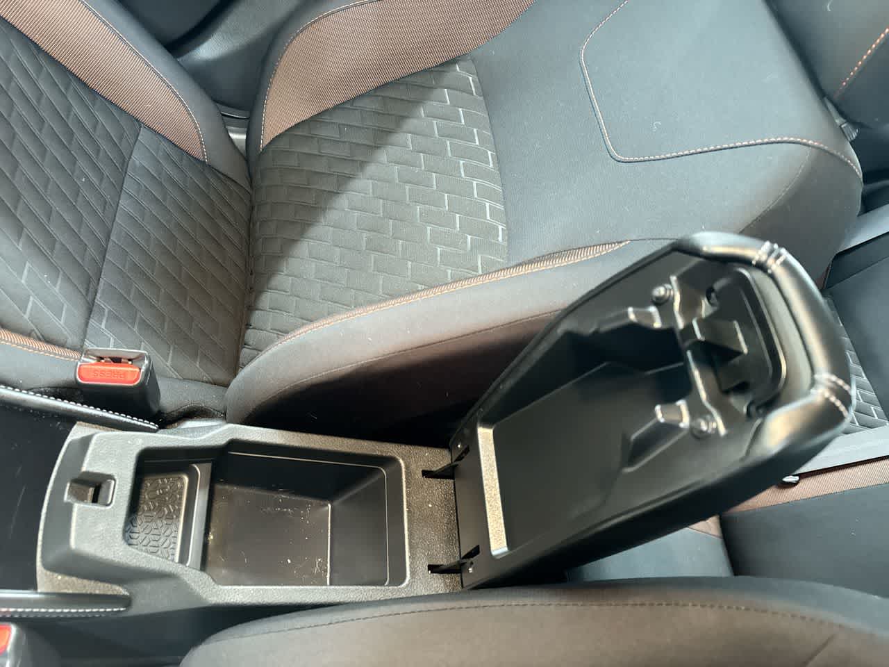 2022 Nissan Kicks SR