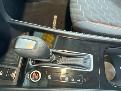 2022 Nissan Kicks SR