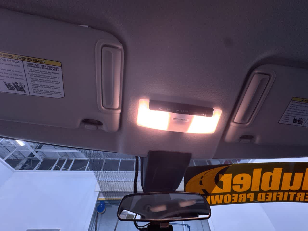 2022 Nissan Kicks SR