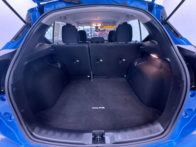 2022 Nissan Kicks SR