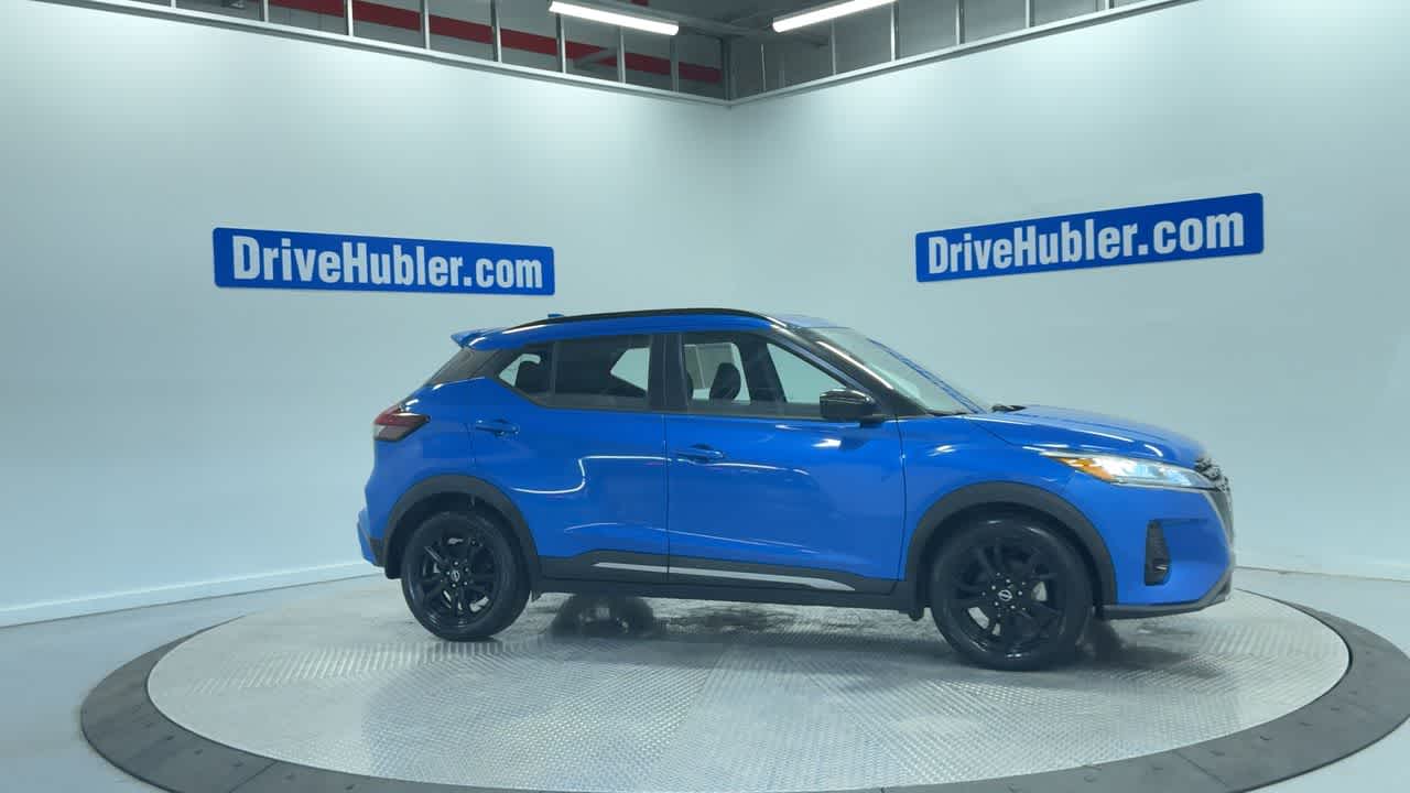 2022 Nissan Kicks SR