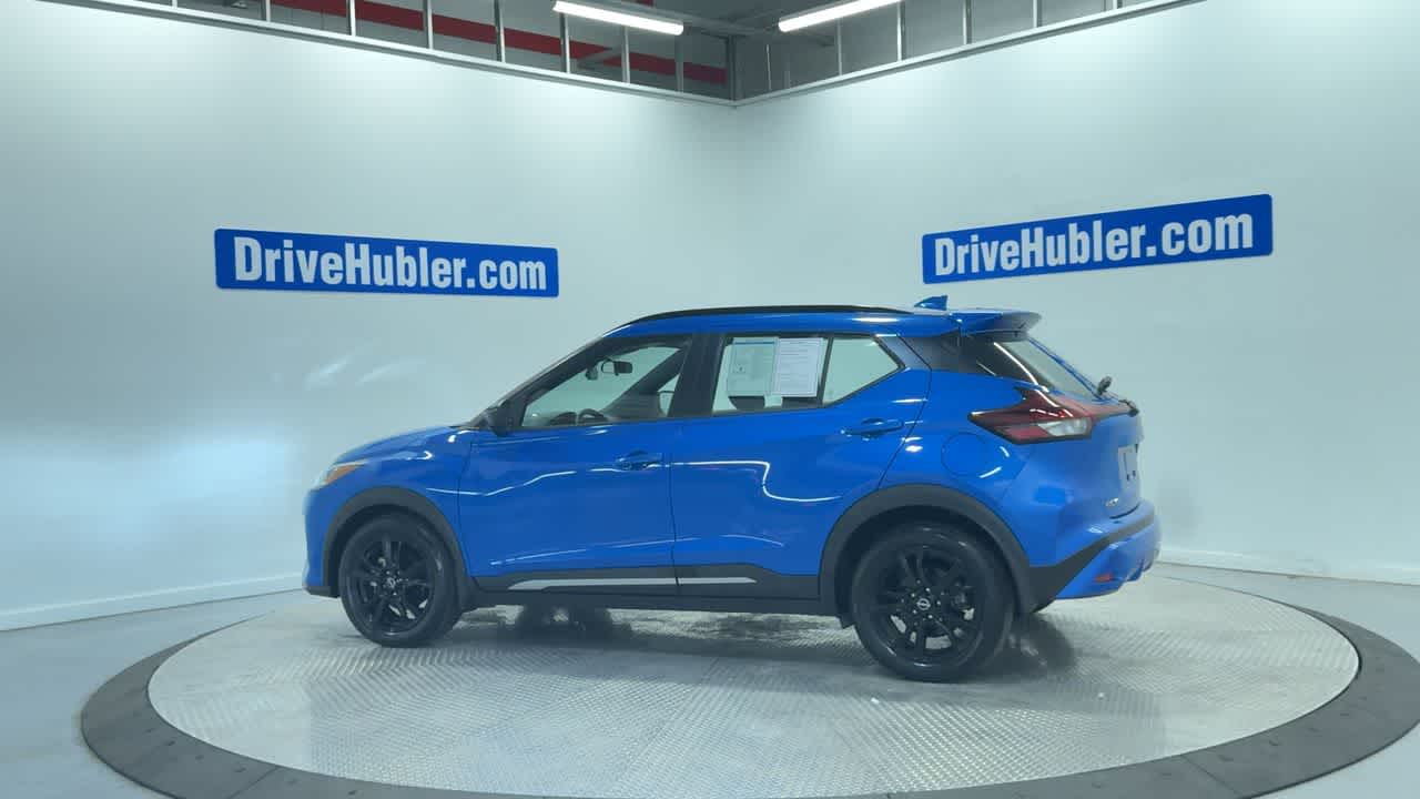 2022 Nissan Kicks SR