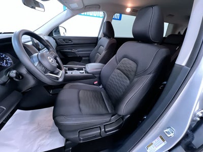 2025 Nissan Pathfinder S