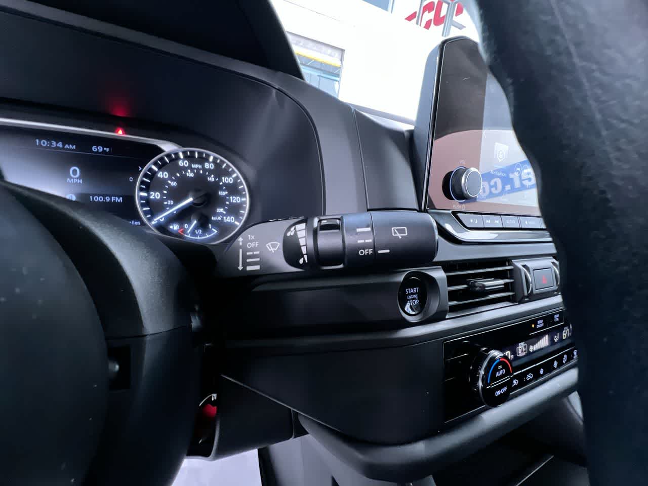 2025 Nissan Pathfinder S