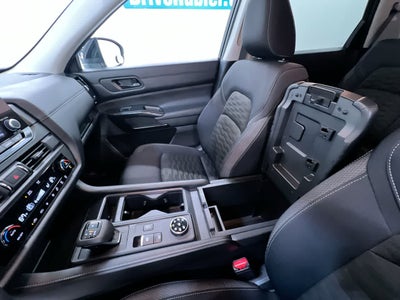 2025 Nissan Pathfinder S