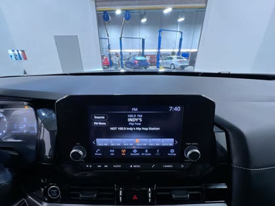 2023 Nissan Pathfinder SV