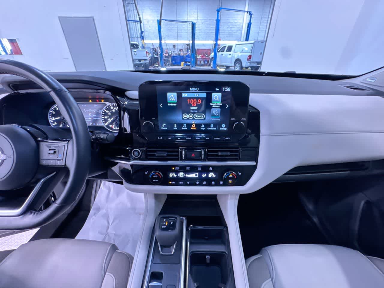 2023 Nissan Pathfinder SL