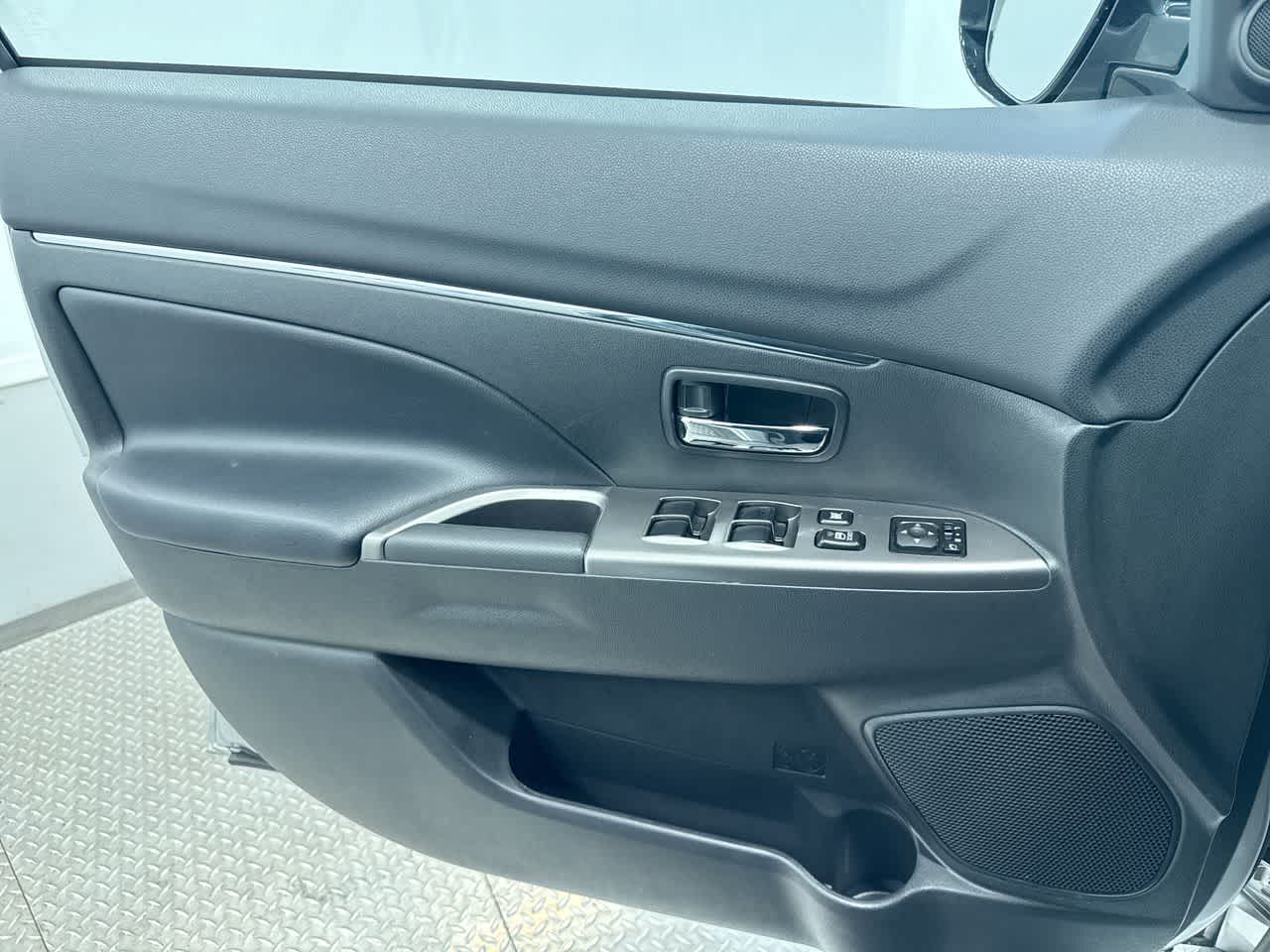 2025 Mitsubishi Outlander Sport SE