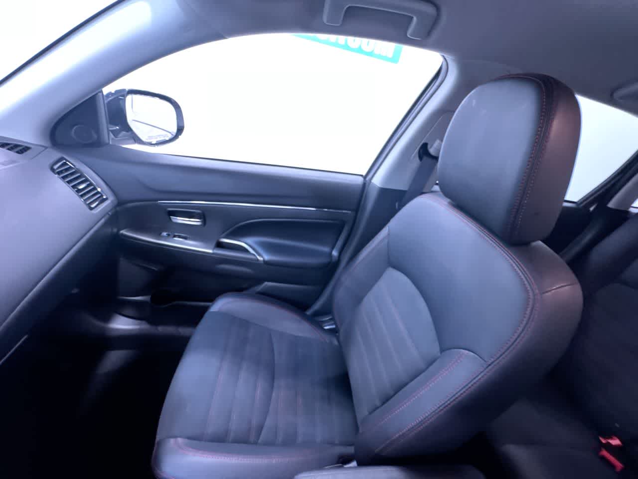 2025 Mitsubishi Outlander Sport SE