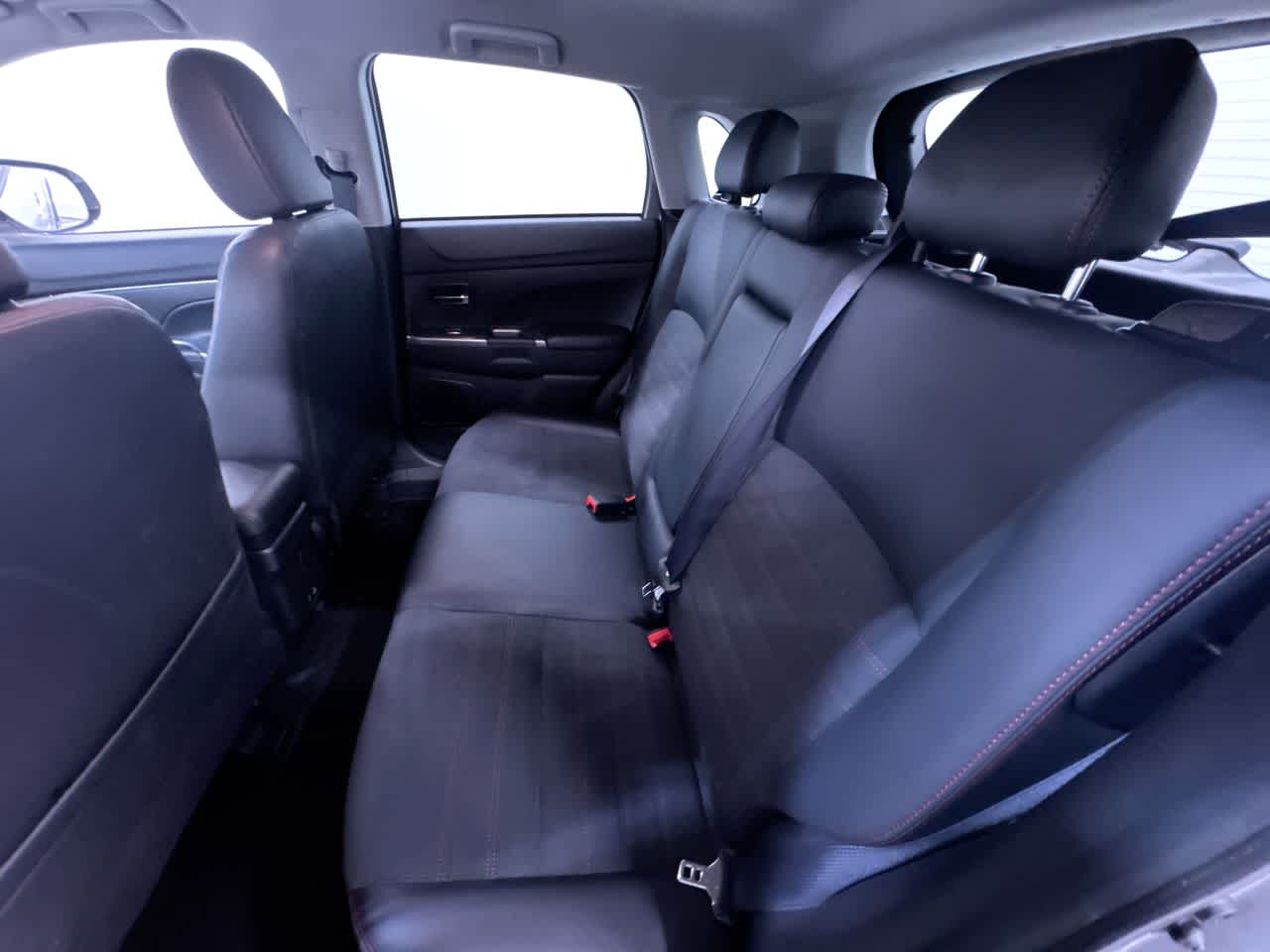 2025 Mitsubishi Outlander Sport SE