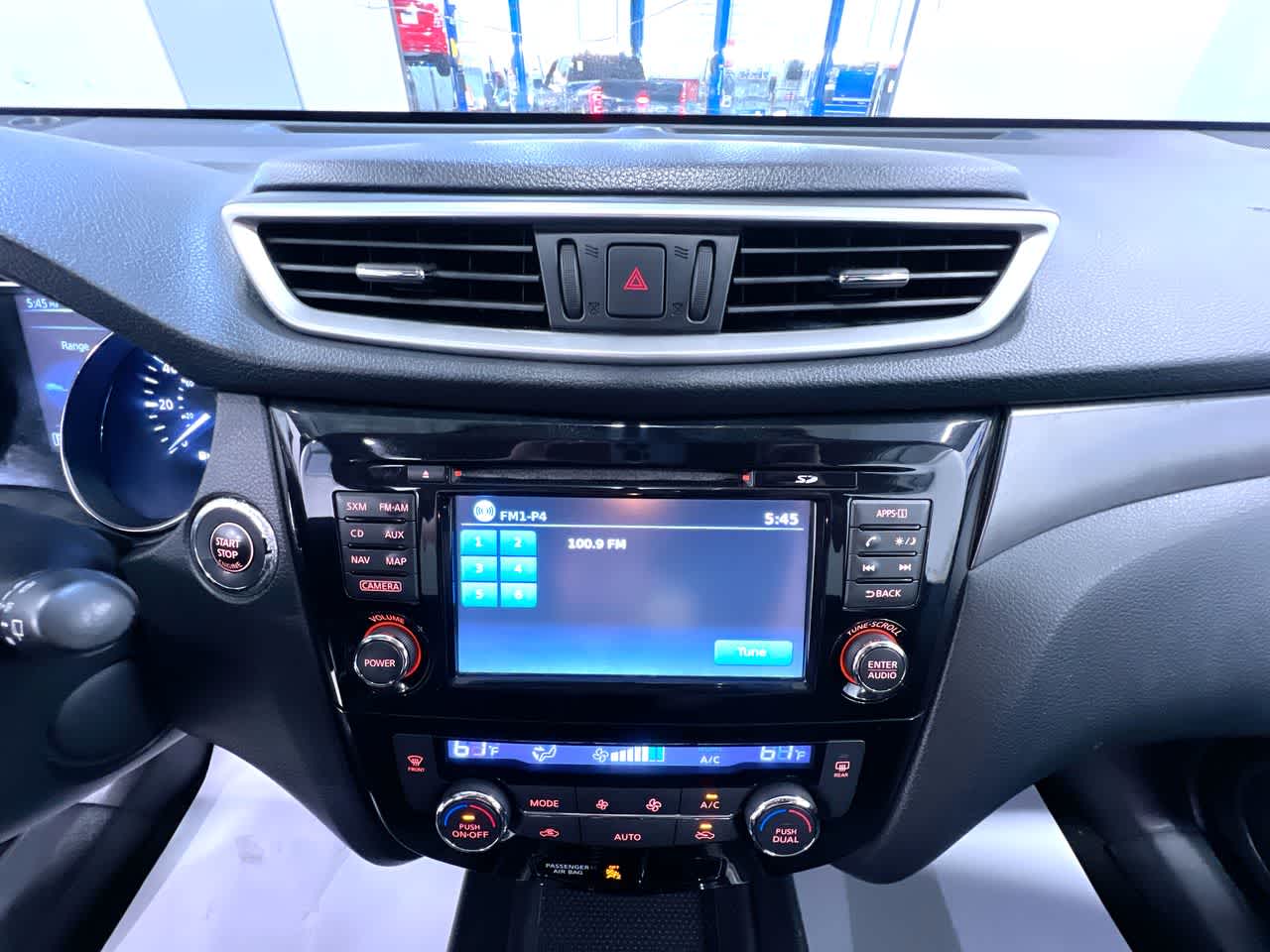 2016 Nissan Rogue SV