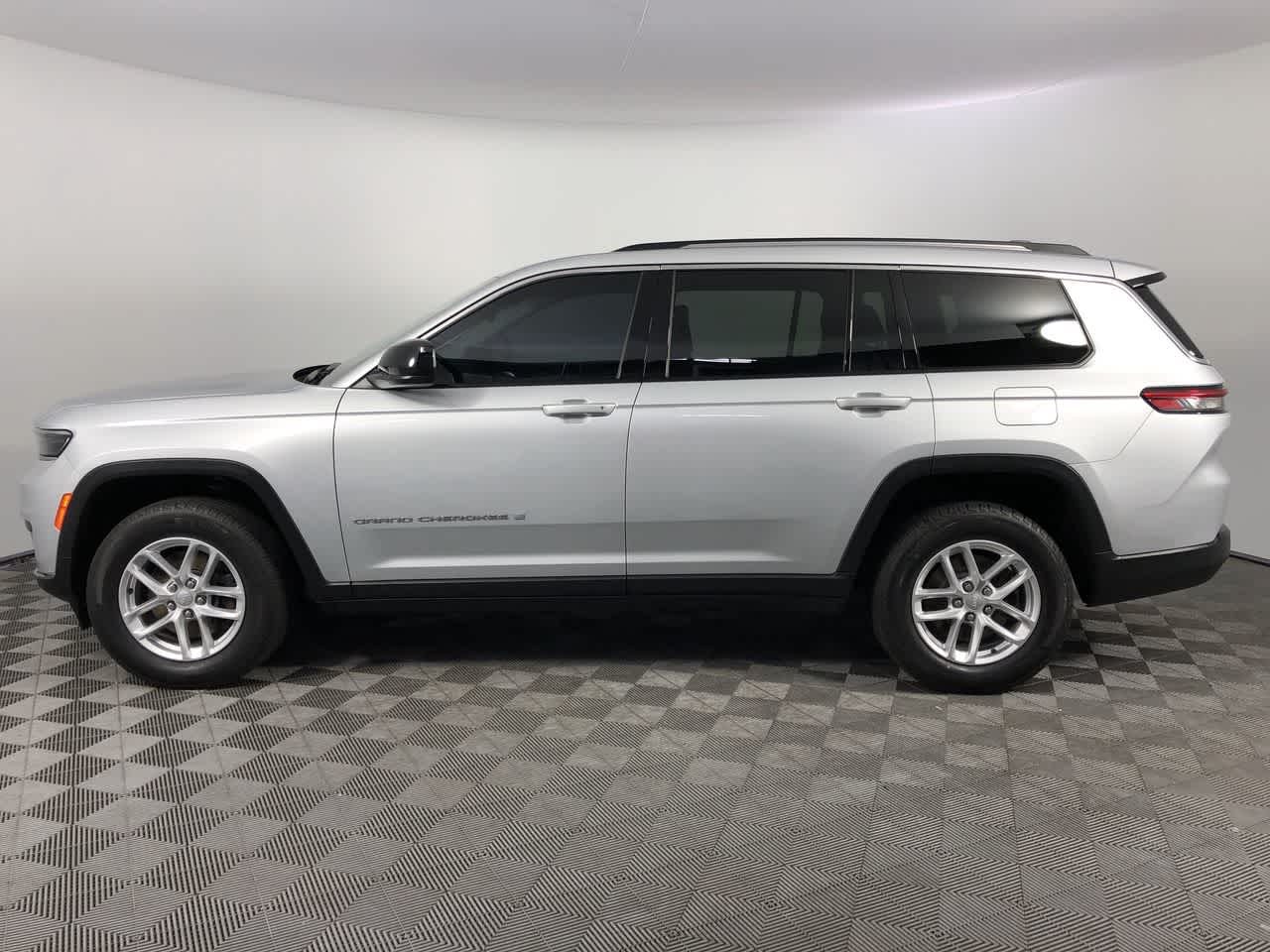 2024 Jeep Grand Cherokee L Laredo