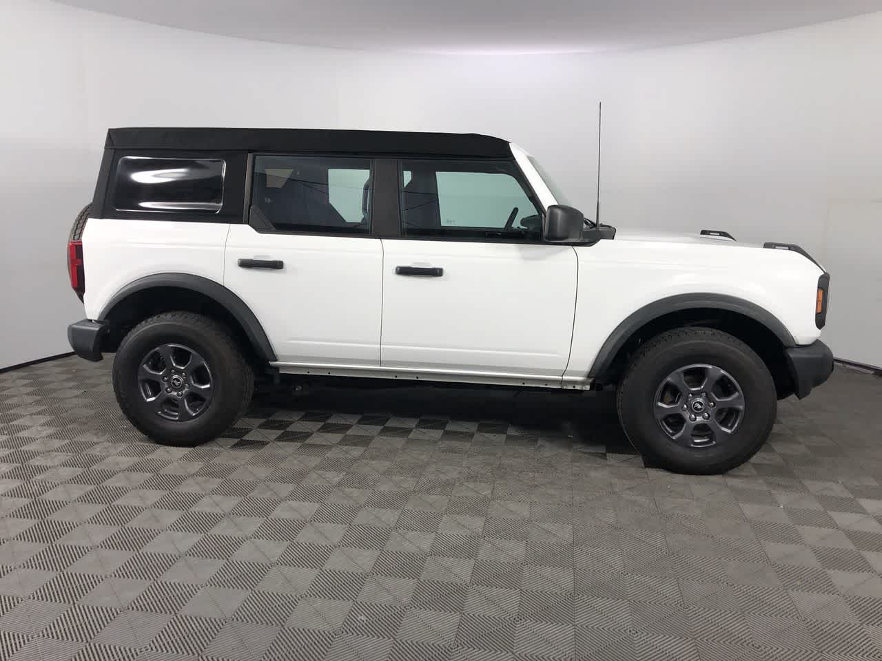 2021 Ford Bronco Base