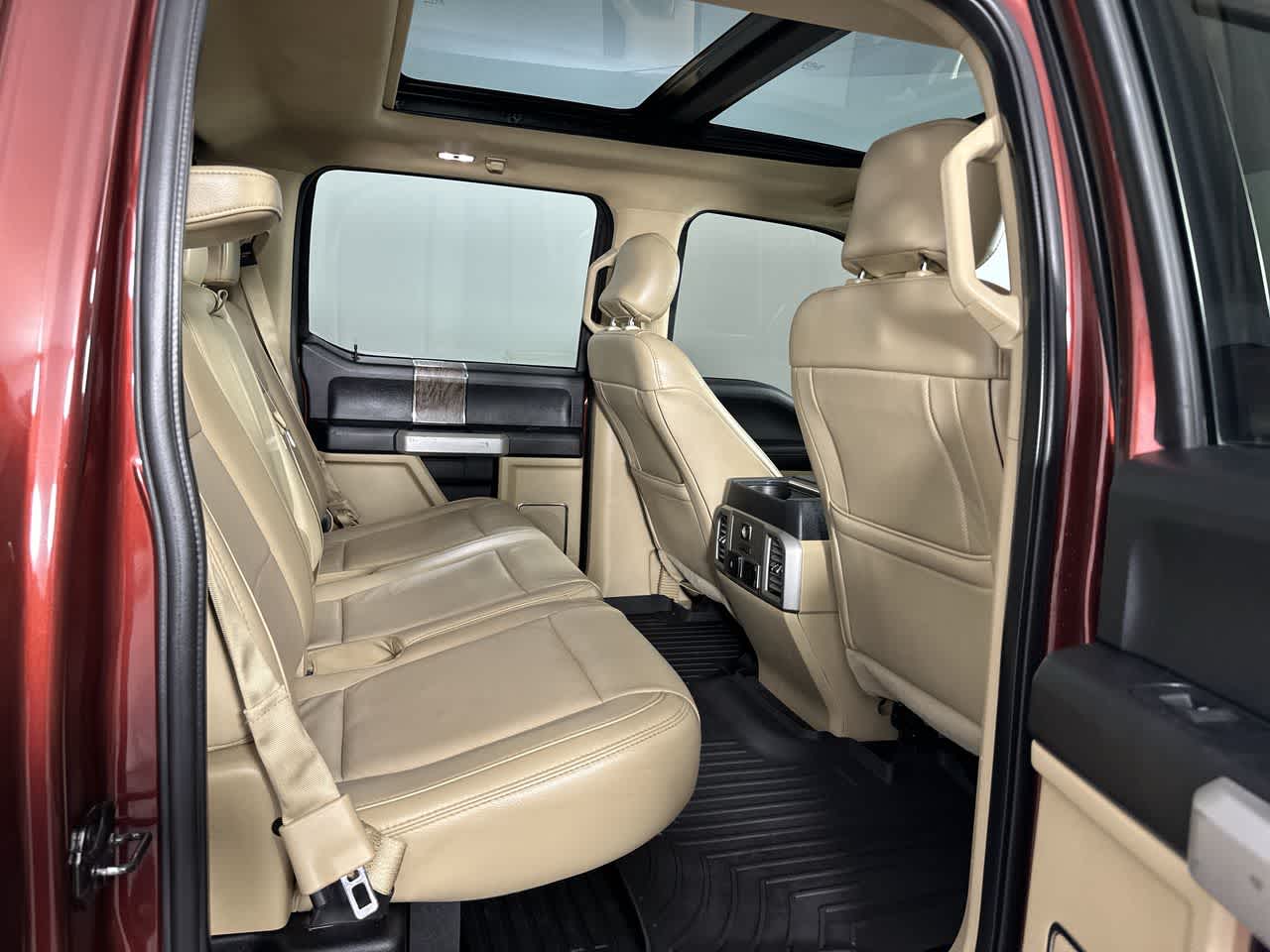 2017 Ford Super Duty F-350 SRW Lariat