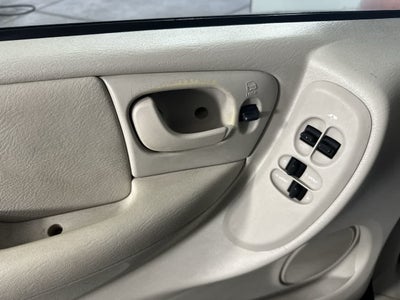 2005 Chrysler Town & Country Touring