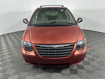 2005 Chrysler Town & Country Touring