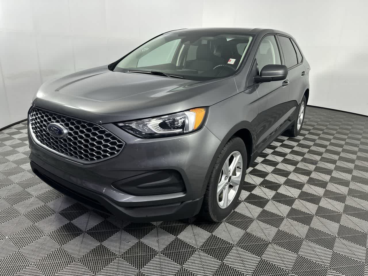 2023 Ford Edge SE
