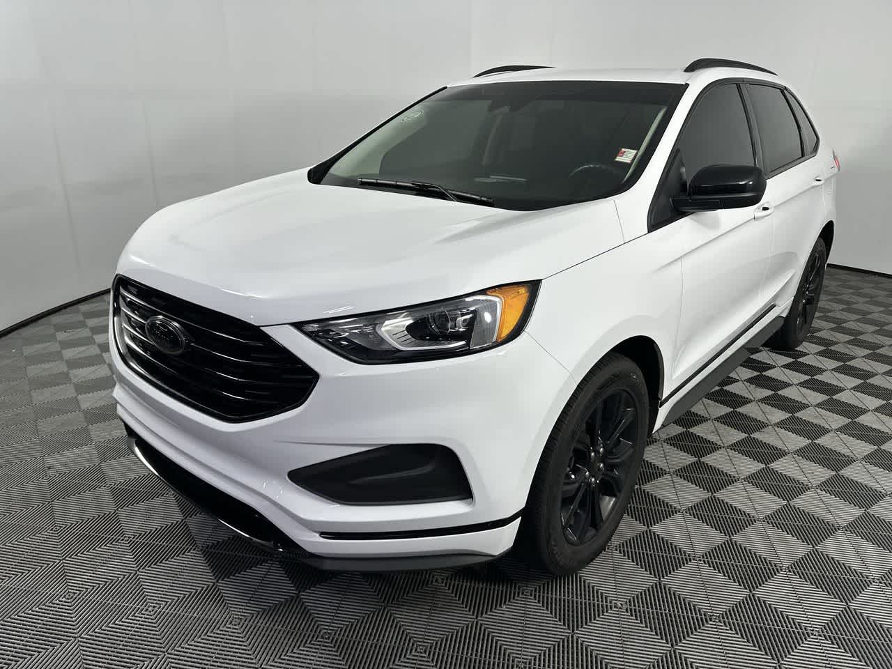 2022 Ford Edge SE